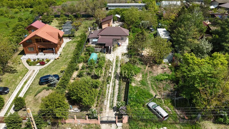 Moara Vlasiei casa + teren 887 mp, priveliste catre lac si padure